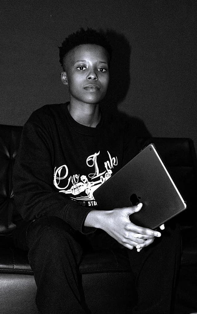 Portrait of Monde